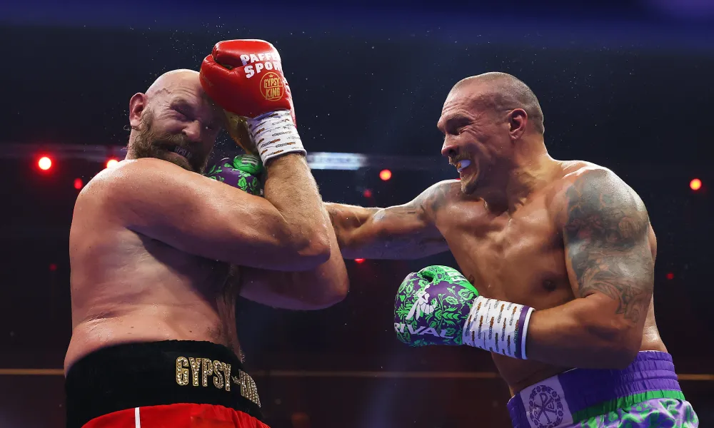 Oleksandr Usyk defeats Tyson Fury