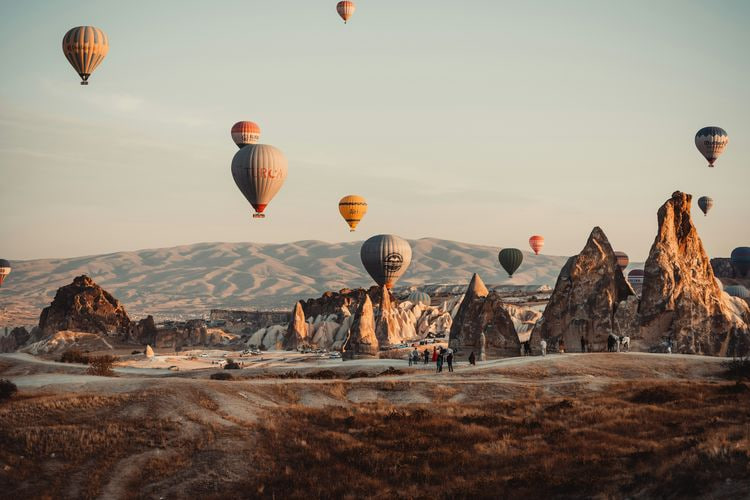 Hot Air Balloon Crash in Turkey Injures 12 Indonesians, Kills Pilot