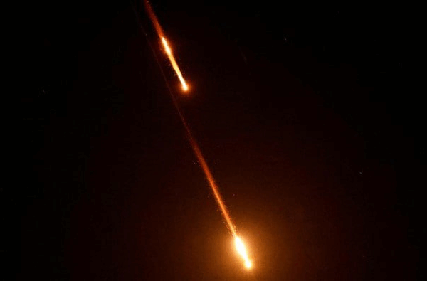 Tensions Escalate: Iran Fires Hypersonic Missile Fattah-1 Toward Tel Aviv Tensions Escalate: Iran Fires Hypersonic Missile Fattah-1 Toward Tel Aviv